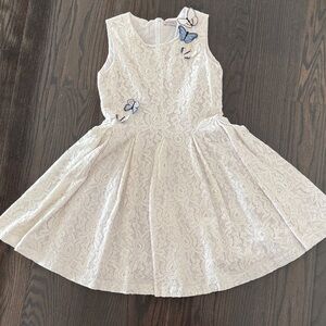 Monnalisa Elegant Cream Lace Kids Dress with 3D Butterfly Accents